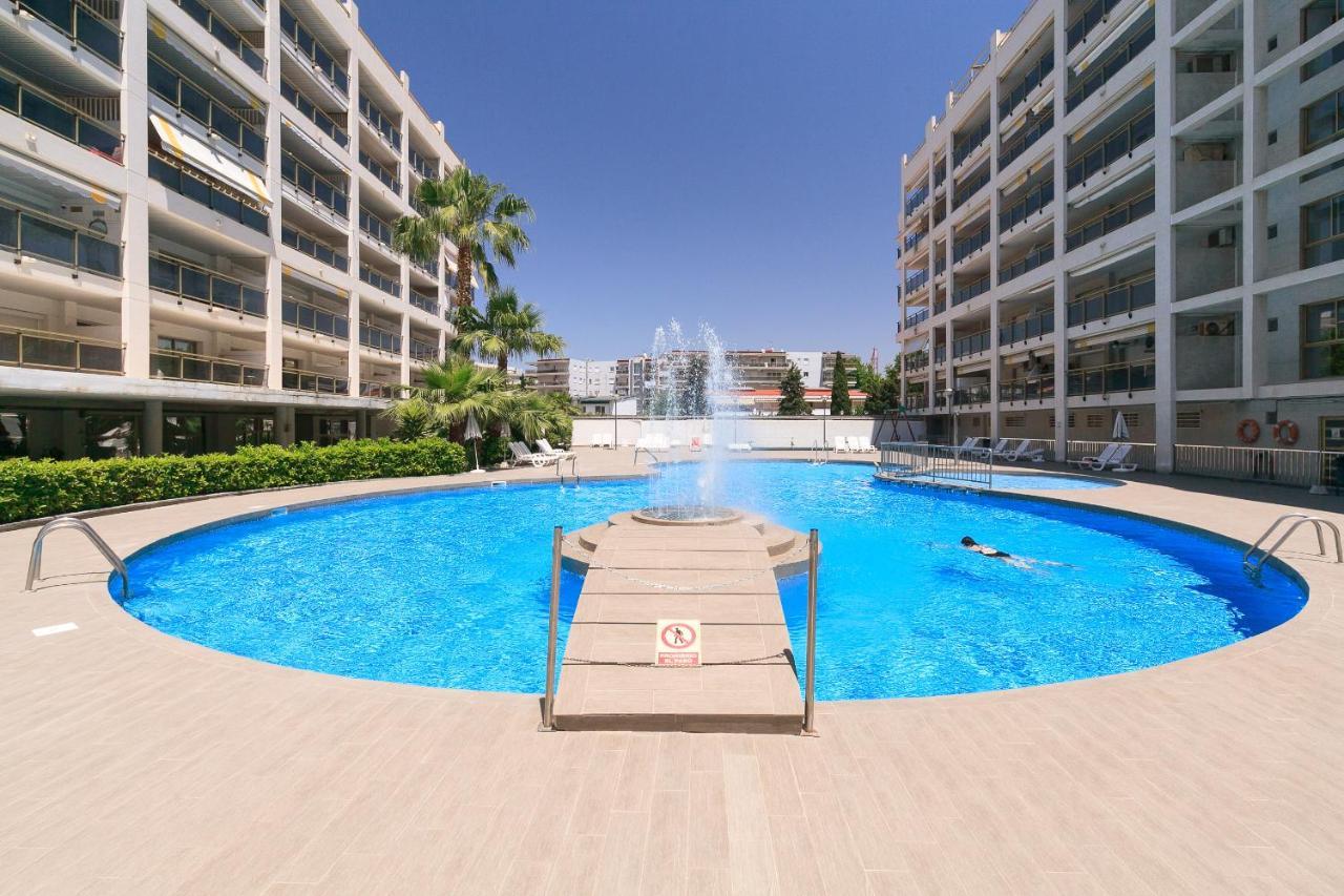 Uhc Michelangelo Apartments Salou Esterno foto